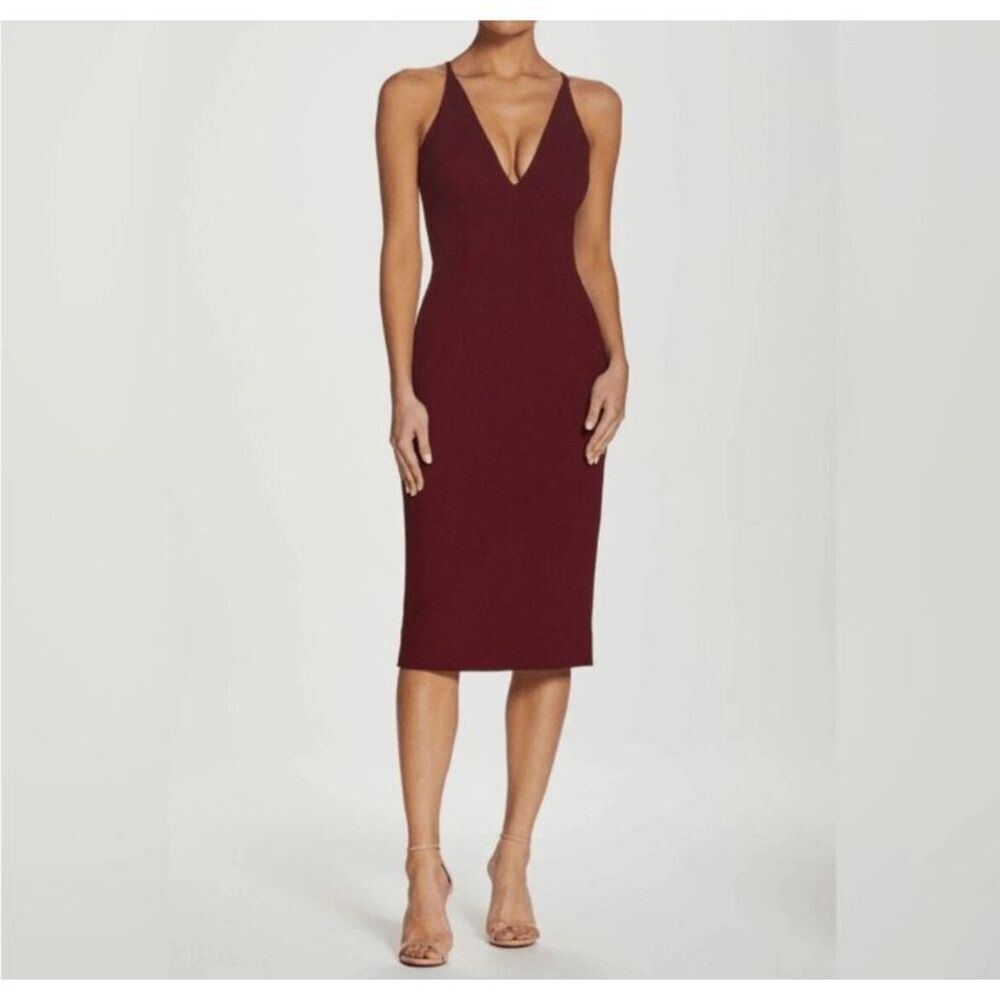 NWT Dress the Population Lyla Dress Sheath Silhouette Burgundy Red Size Medium